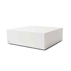 100 cm square-shaped outdoor concrete coffee table in white. This is one of the many concrete table options from our 'Blinde' range. The coffee table is displayed on a plain white background, viewed from a front angle.