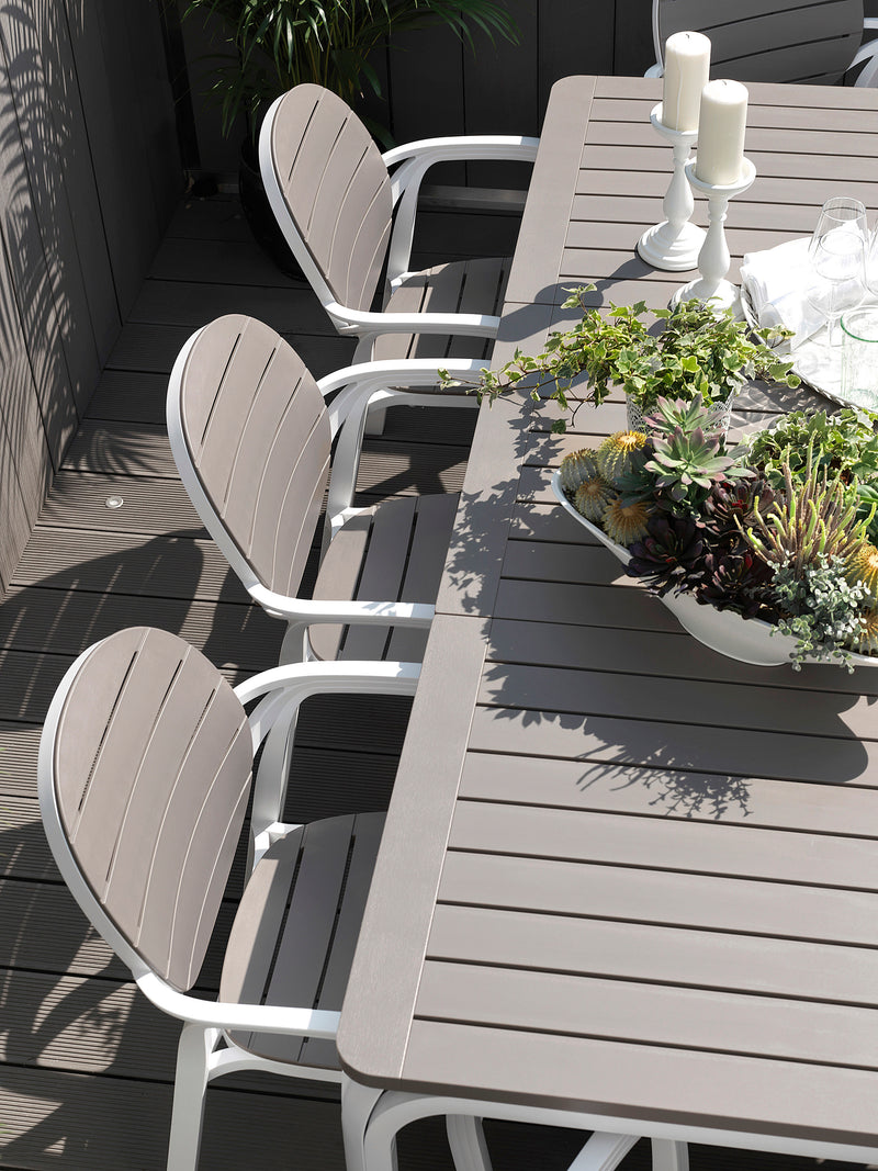 Nardi Palma outdoor chair, a high-quality, comfortable and durable piece of outdoor furniture.