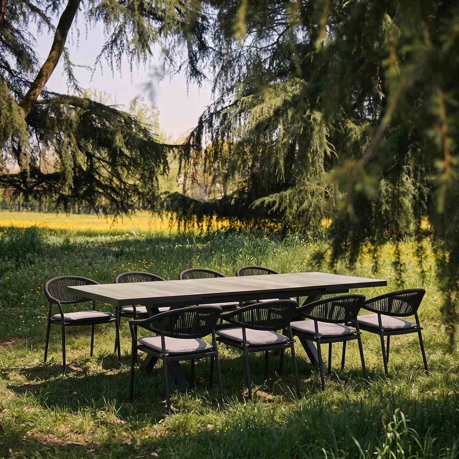 Clifton Table Windsor Chair Outdoor Dining Setting