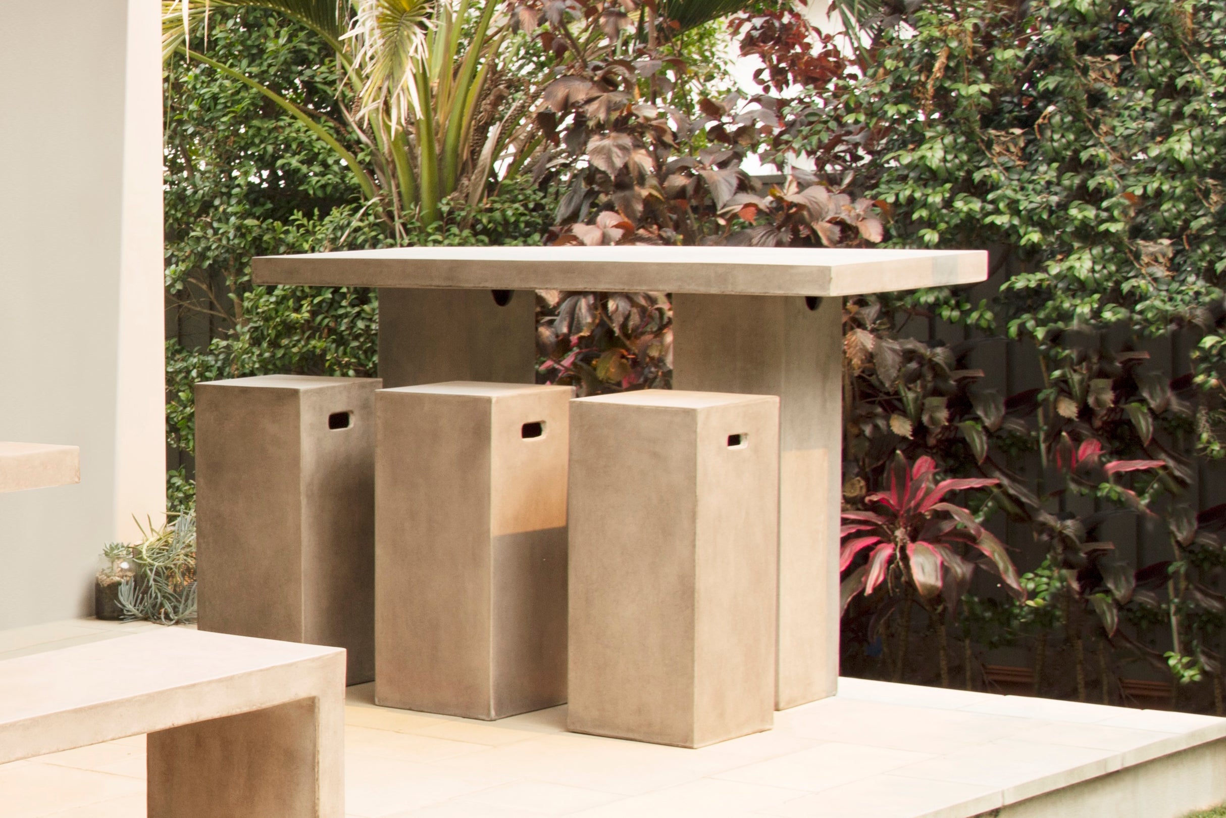 Outdoor Bar Settings – Remarkable Outdoor Living