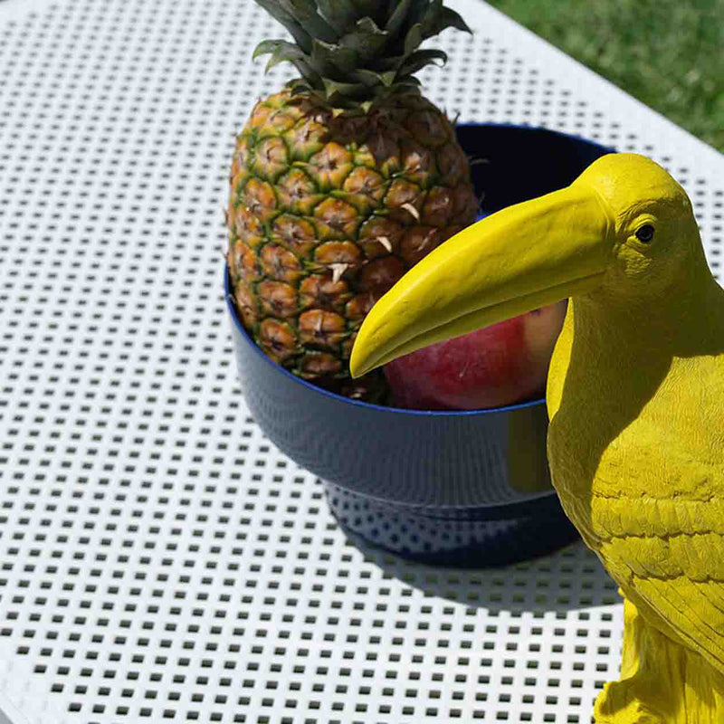 Champagne-toned Net coffee table, a piece of outdoor furniture, made of concrete, measuring 100x60 cm.