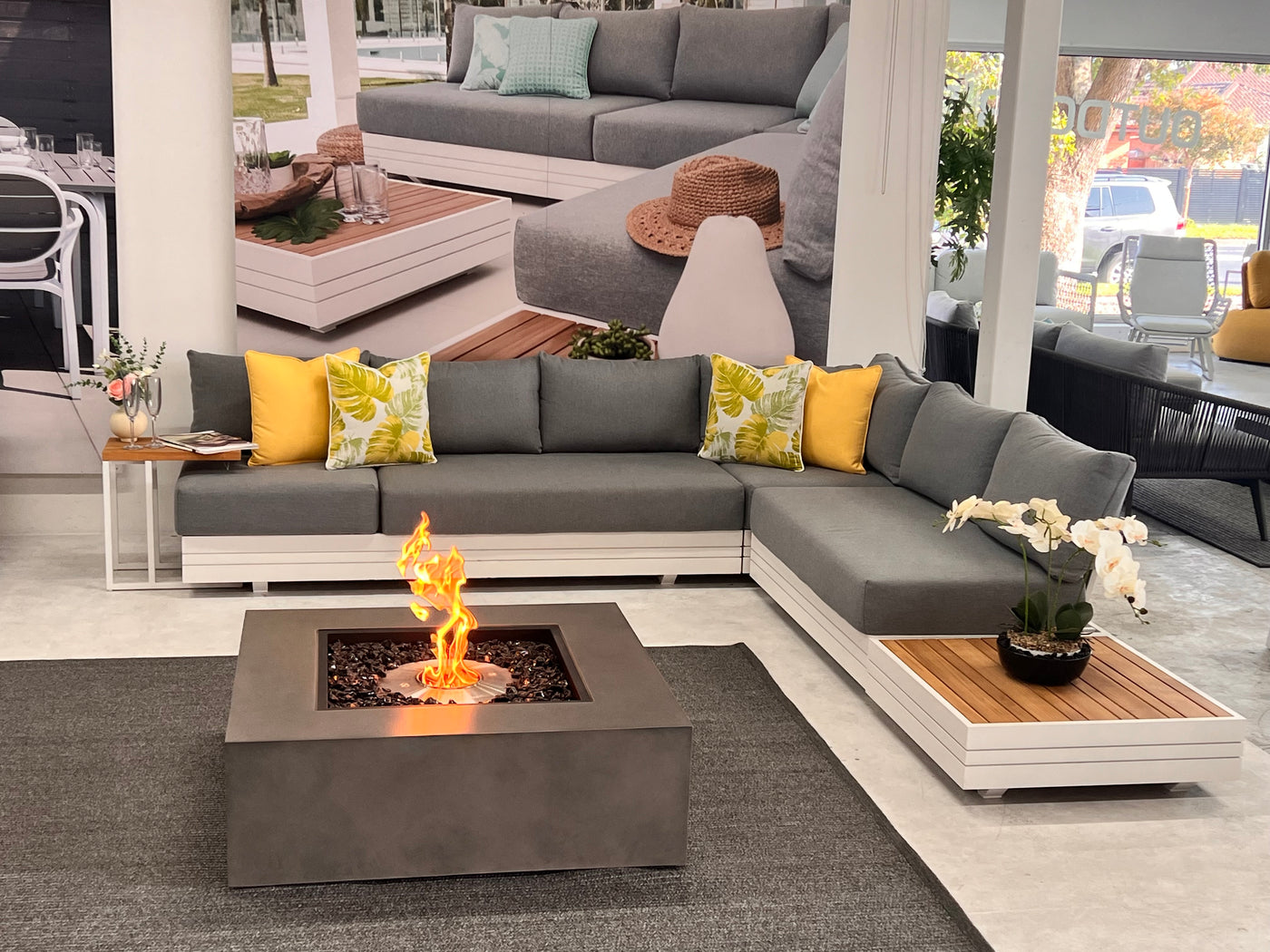 Moorabbin in store image of a lounge and firepit